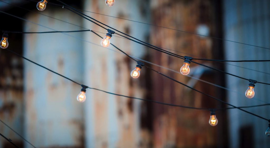 Hanging lights - In Contract