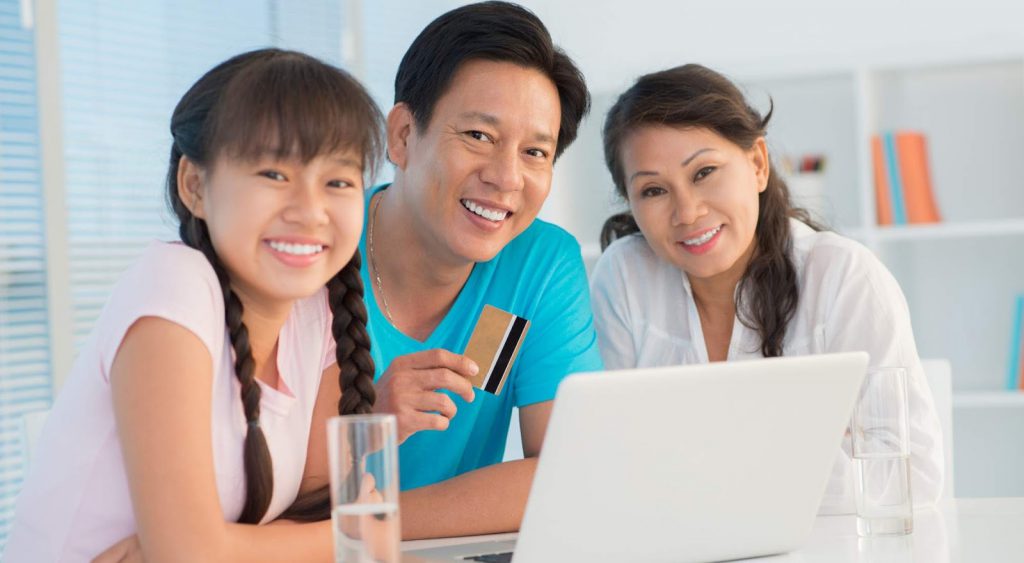 Happy family - Reliant Energy Truly Free Nights 12 Plan